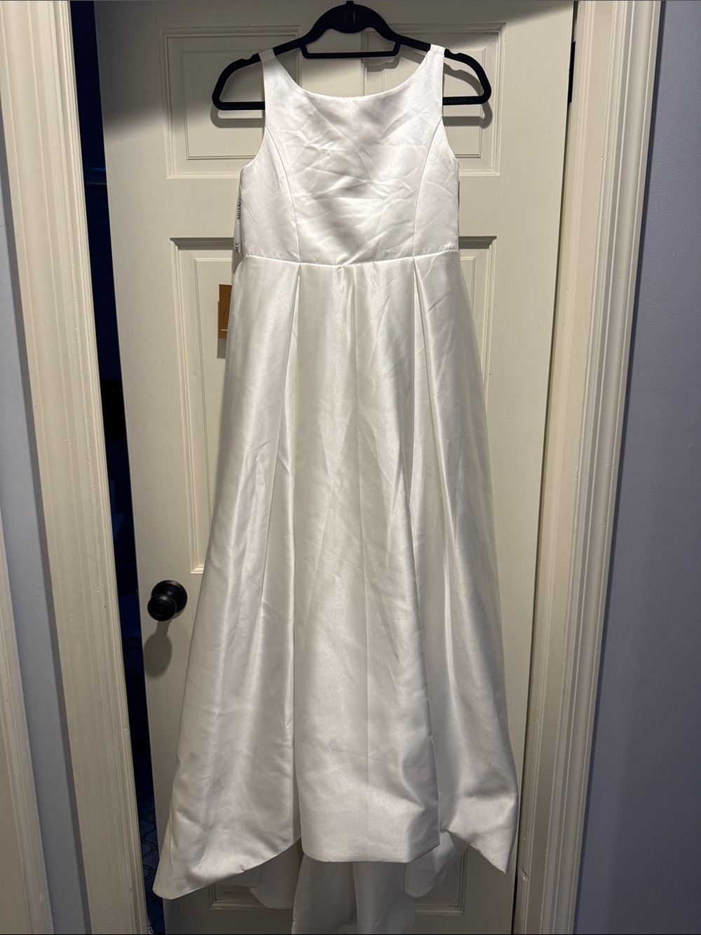 White Sleeveless Girls' Formal Dress